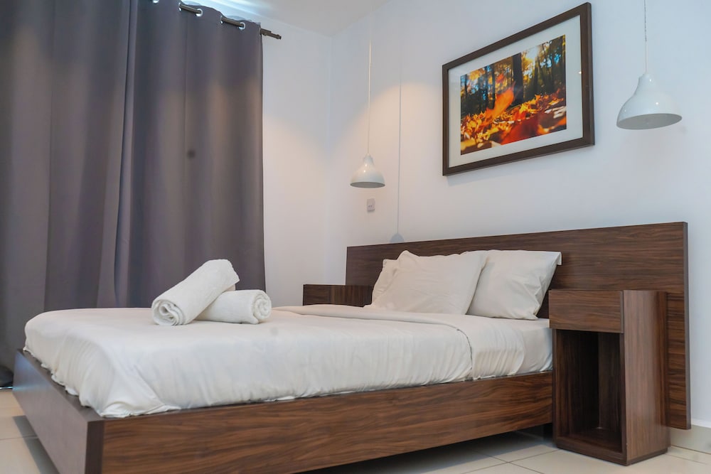 RoyalRest at Embassy Gardens