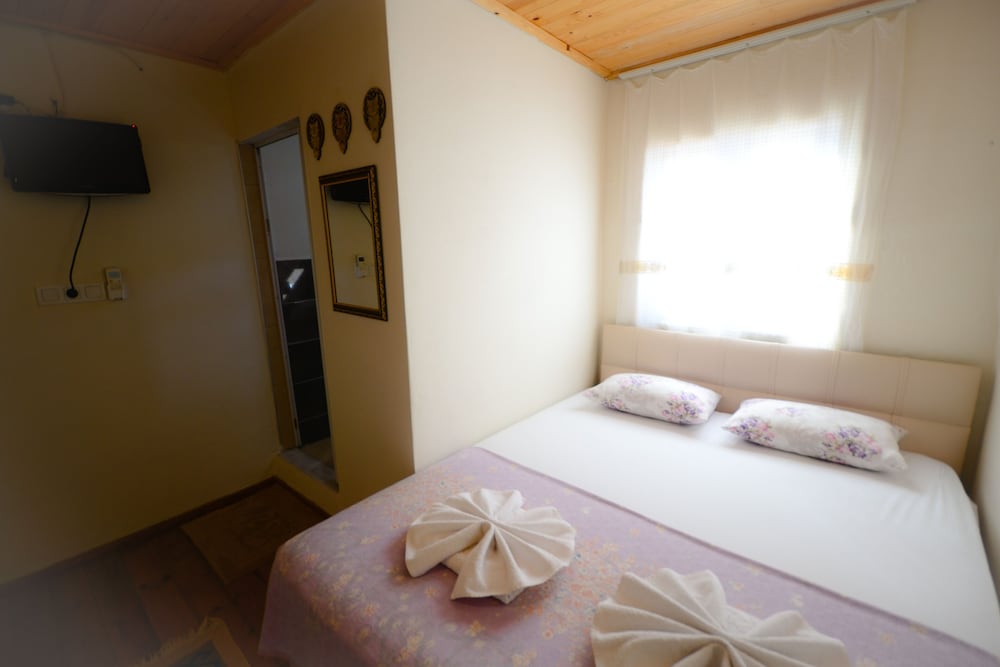Ayvalik Moda Pansiyon - Image 75