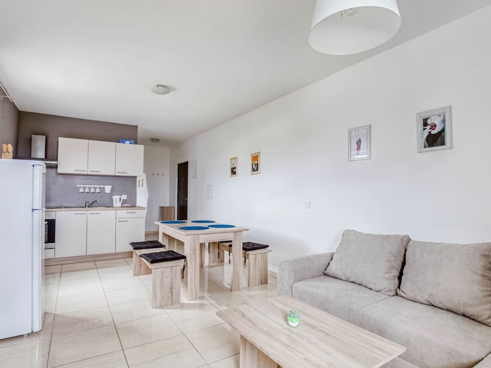 Lovely Apartment in Novalja near Sea Beach