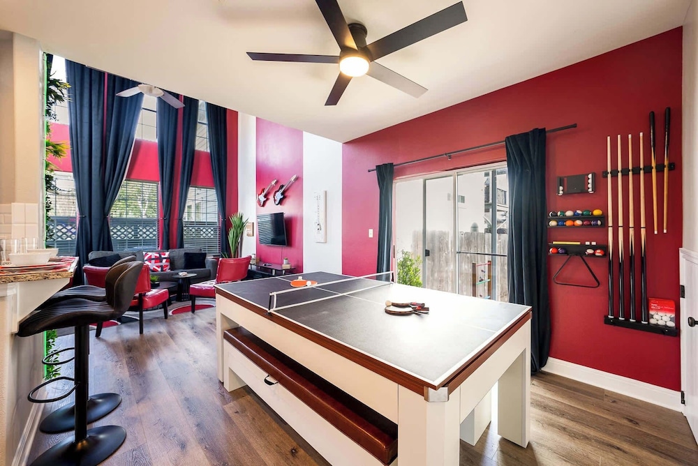 Upstay East Austin Retreat w Yard5min to Downtown