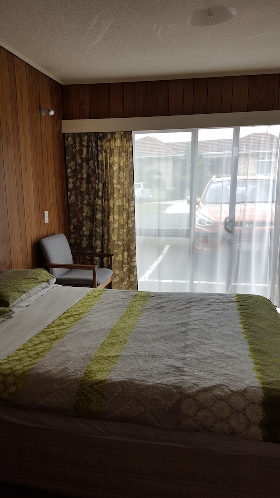 Ace Motor Lodge