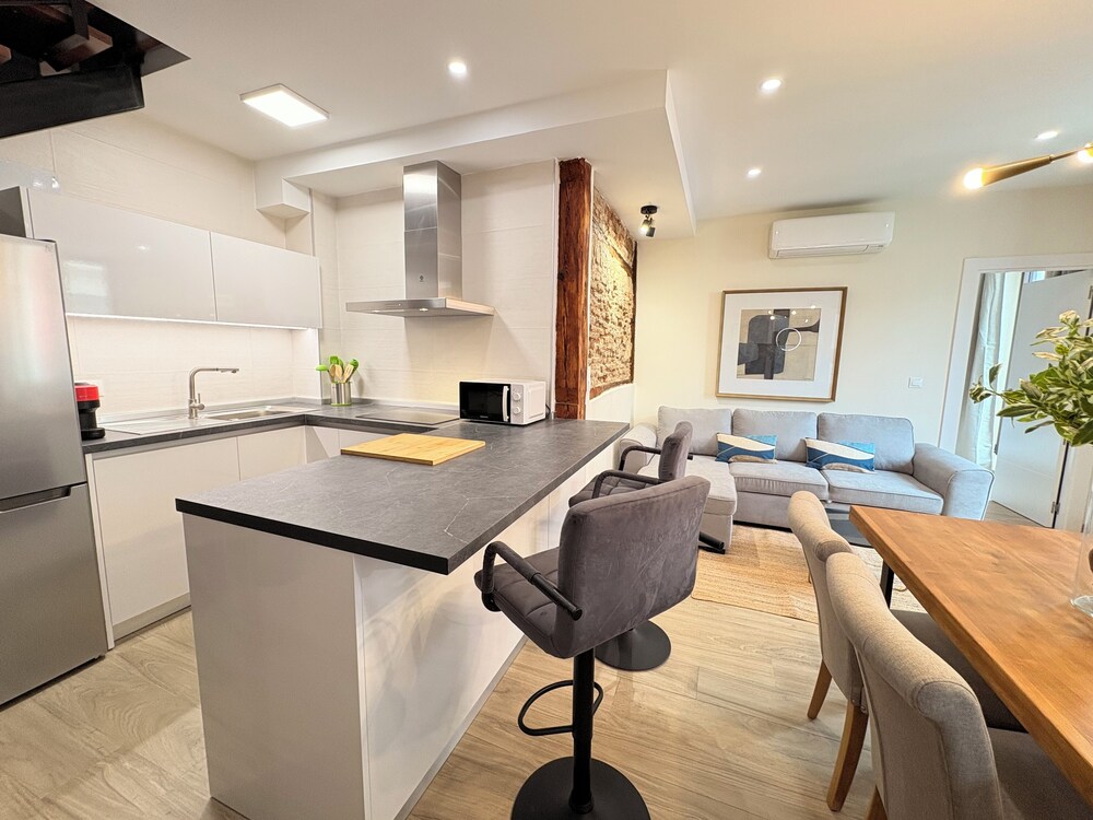 Sophisticated House With Terrace. Plaza del Realejo