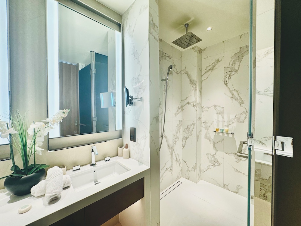 Venduras -Majestic Luxe 2BR Address Opera