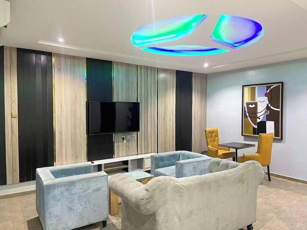 Villa Maxili Hotel and Apartment
