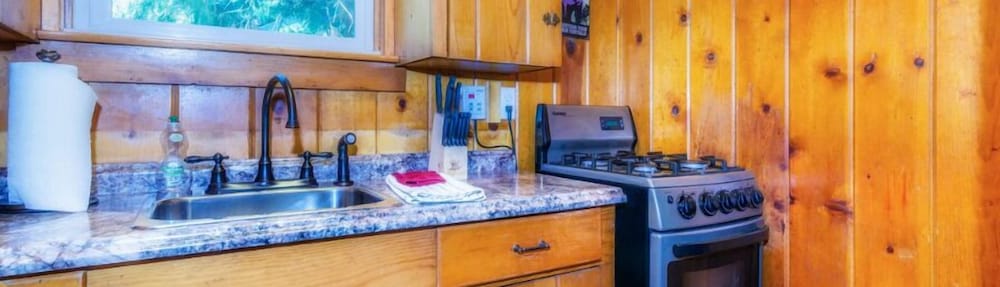 Knotty Pines Cabins