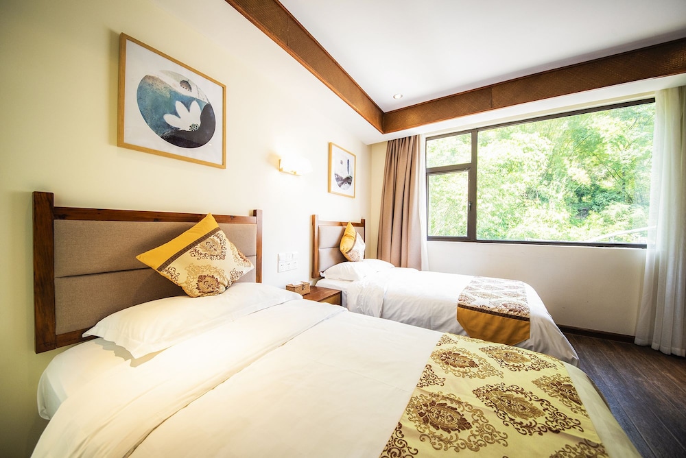 Dongfang Tianshe Resort