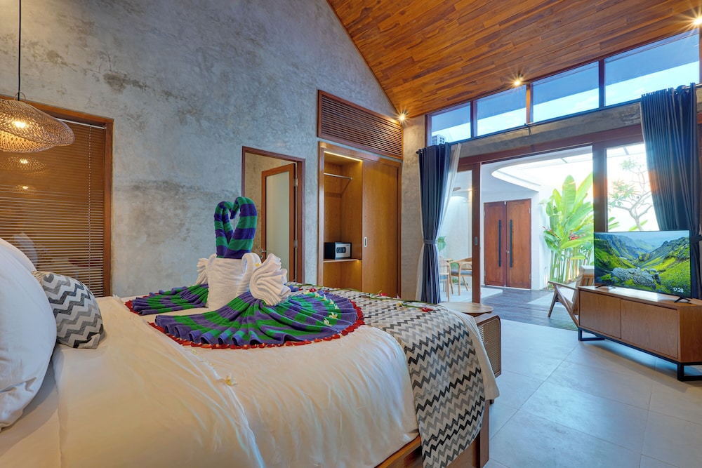 LaLuxe Villa and Residence