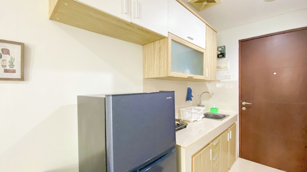 Modern Look and Restful Studio Apartment Springwood Residence Tangerang