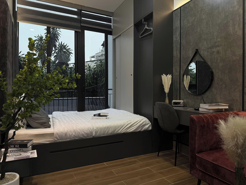 Unite StayCation Nhieu Tu