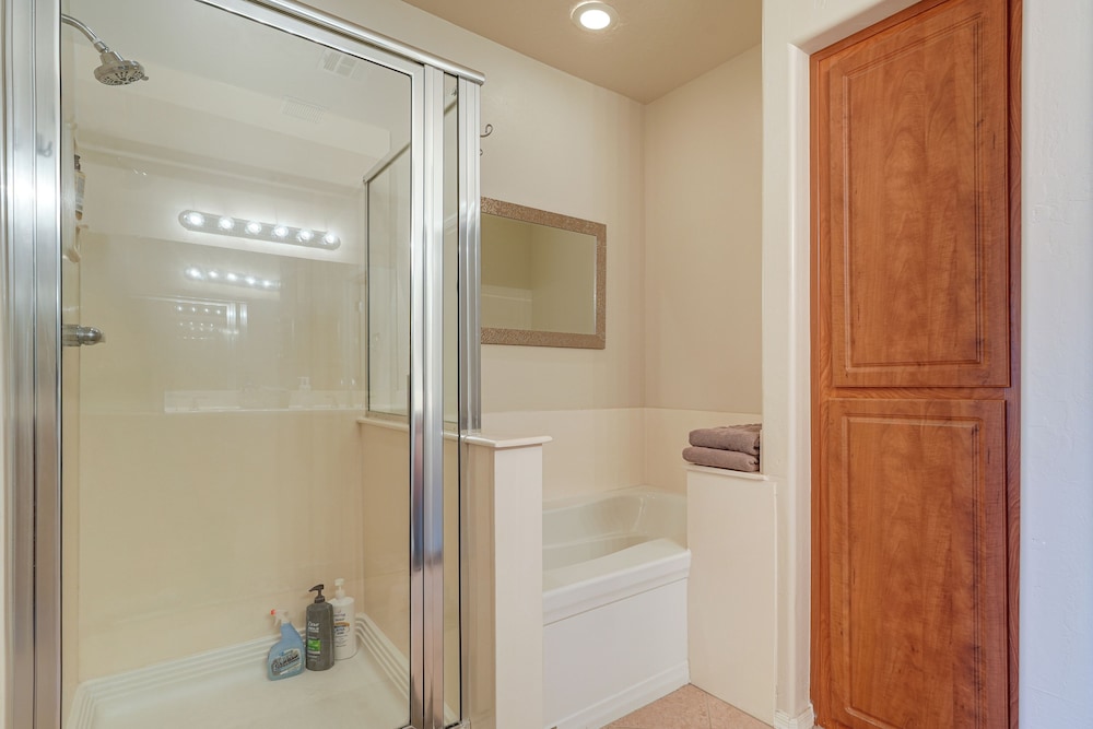 1 Mi to Golf: Lake-view Condo w/ Pool in Chandler!