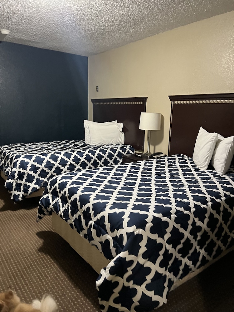 Triangle Inn Motel view 4