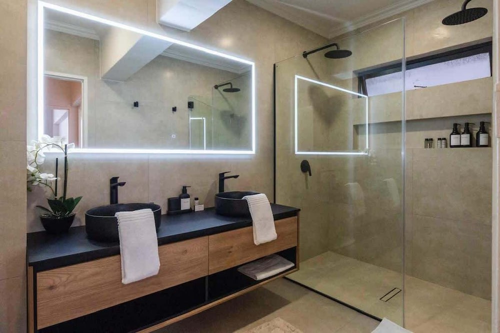 Modern 2 Bedroom Apartment Pleasant Ways Seapoint