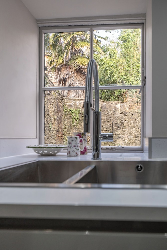 Eilmers Cottage Lovely 4BD in Malmesbury