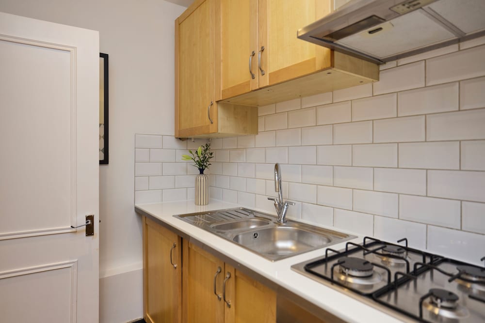 Hampstead Parkside Apartment