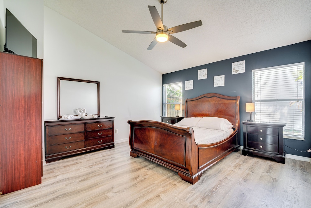 12 Mi to Disney: Family Home w/ Lanai in Davenport