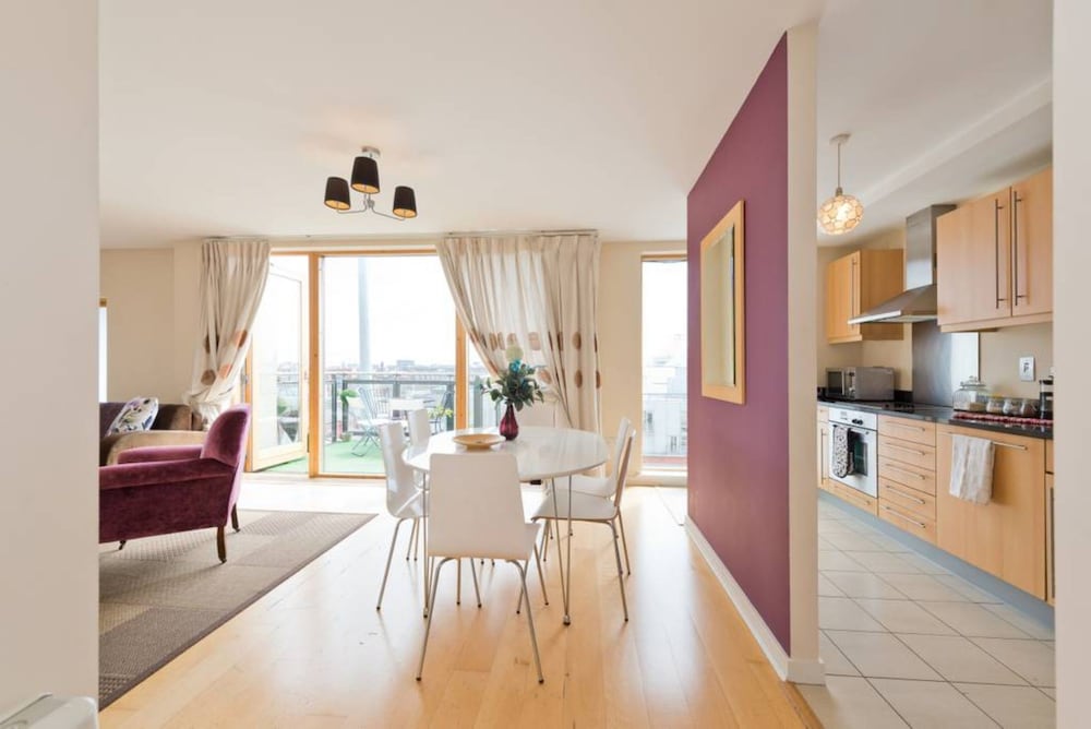Modern, City Centre 3 Bedroom Apartment