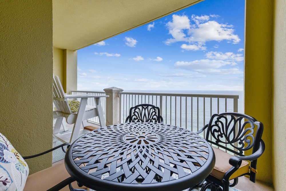 Grand Panama Beach Resort by Book That Condo
