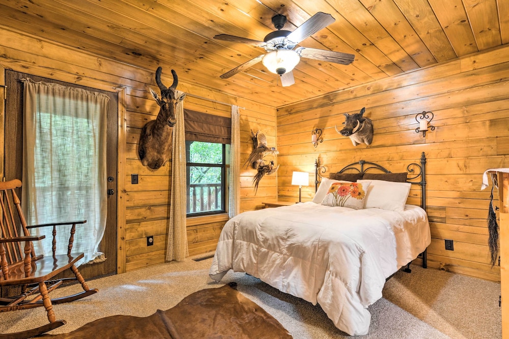 Secluded Northwest Arkansas Cabin: Fire Pit & Deck view 2