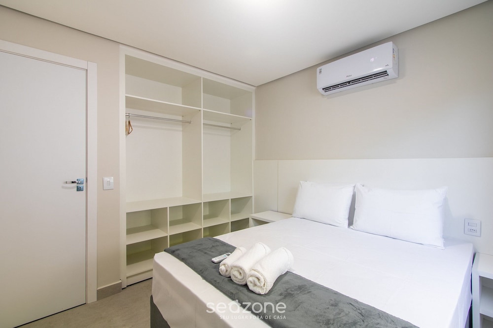 Apartments With Swimming Pool 700m From Taperapuan Beach Nvm0009