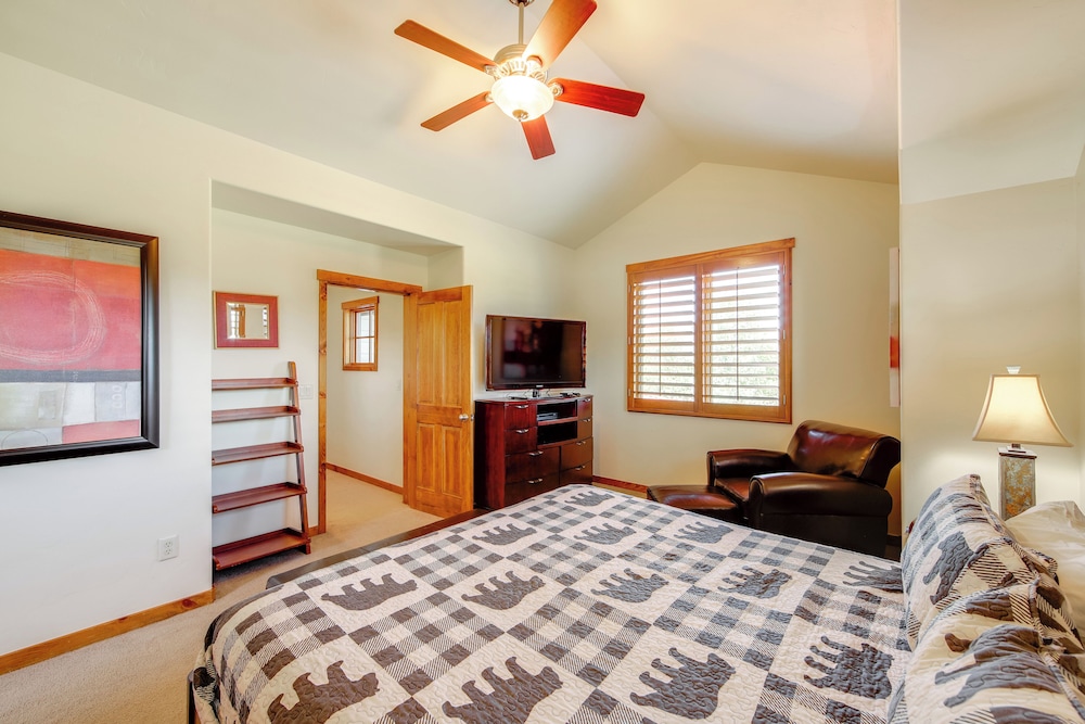 Grand Elk Golf Club On-site: Mtn-view Home w/ Deck