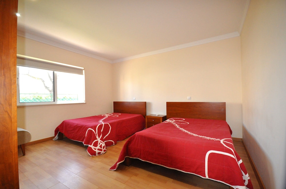6 Bedrooms, Walking Distance to Amenities, Private Pool, Free AC and Wifi view 2