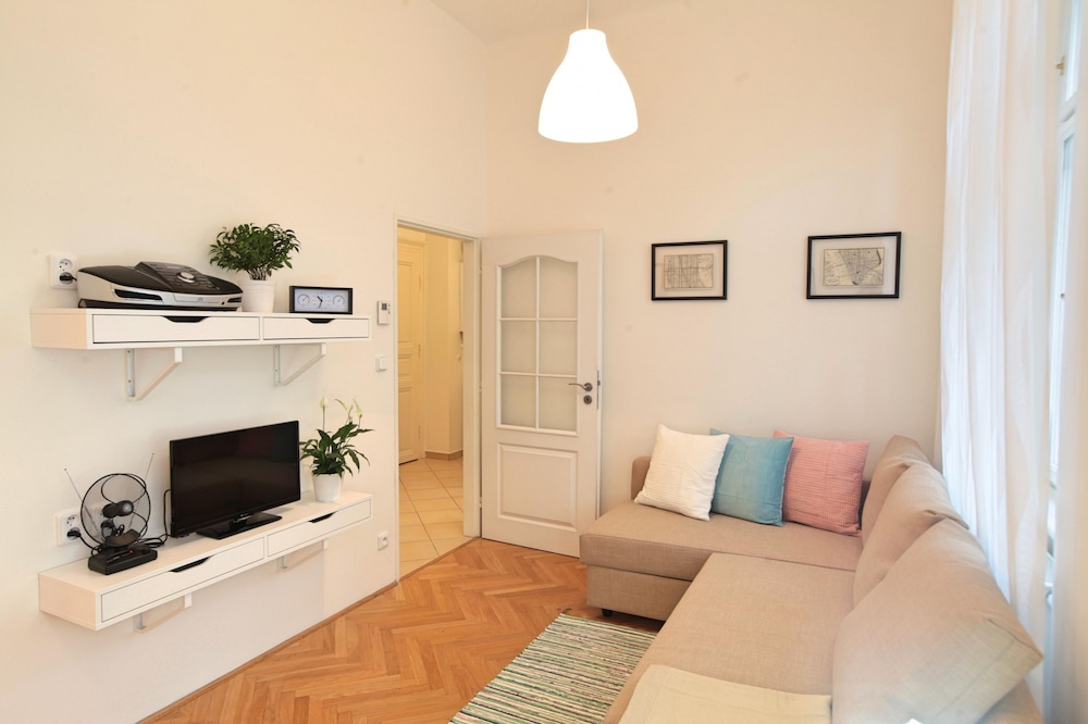 Angel City Apartments