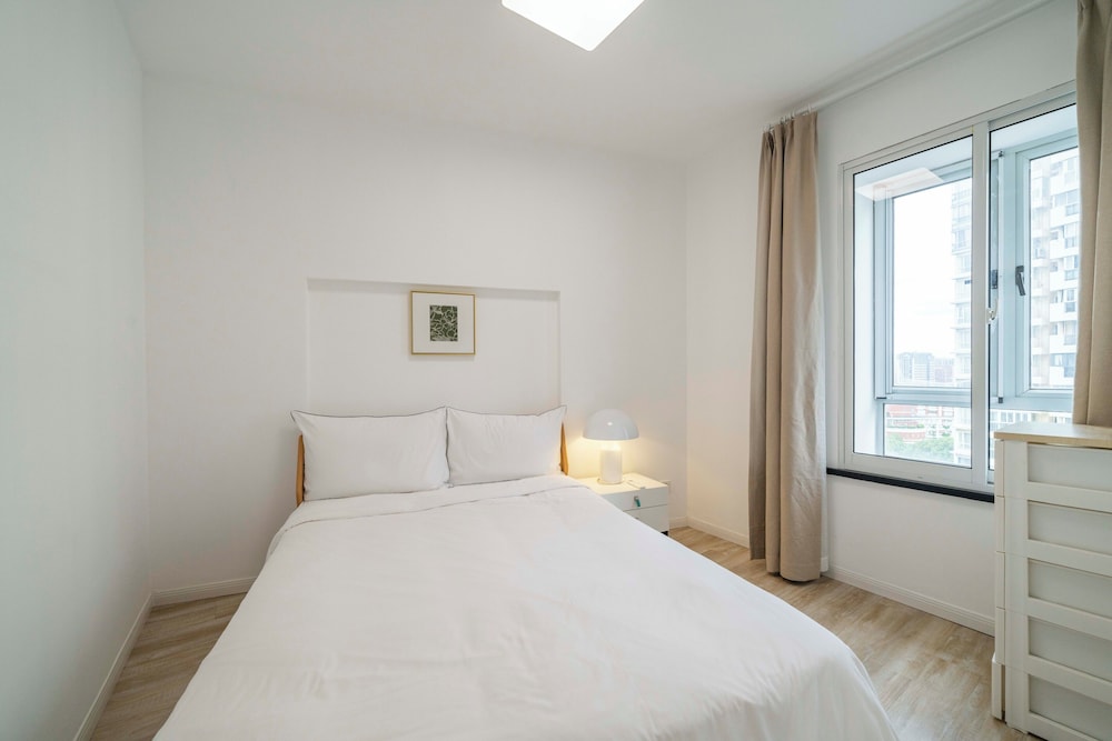 Tyms 4BR 2BA APT TianShan Changning