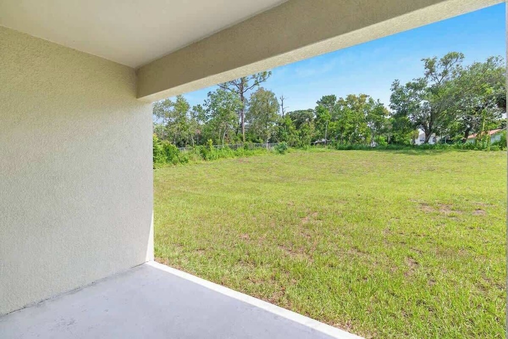 Springhill Retreat! 3 Bed, 2 Bath!