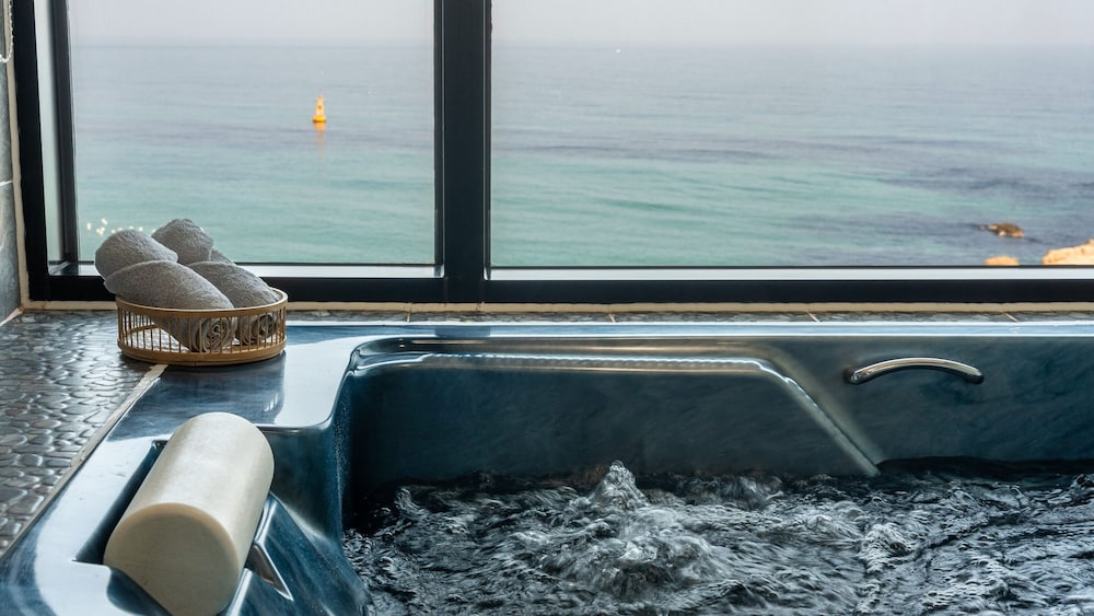 Capella Oceanview Spa Resort Goseong