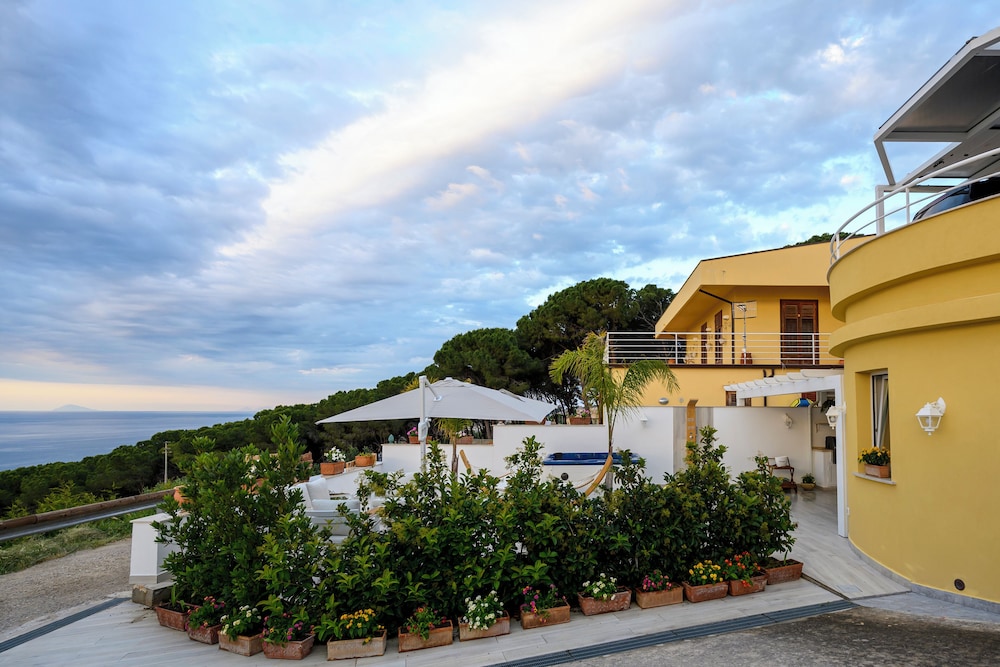 BM SUITE VILLA