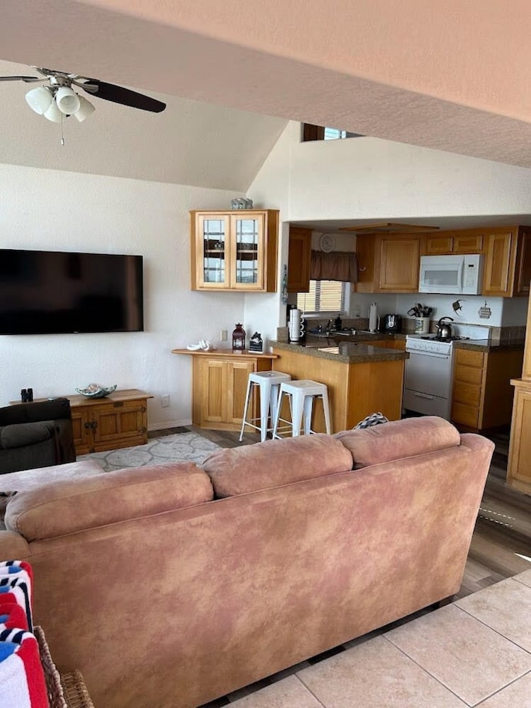 Ocean Front Cabin 16 Jacuzzi Incredible Views