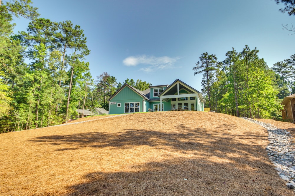 Lakefront Mccormick Retreat w/ Patio & Pool Access view 4