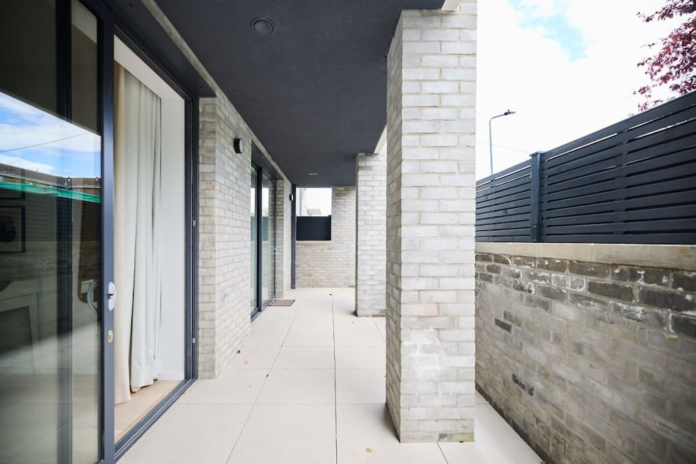 The Brondesbury Hideout - Breathtaking 1bdr Flat With Terrace + Parking