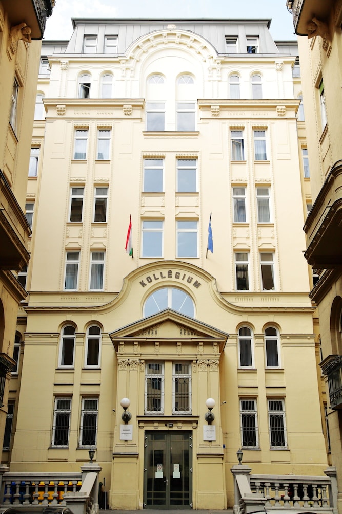 Pop Up Hostels - Downtown view 2