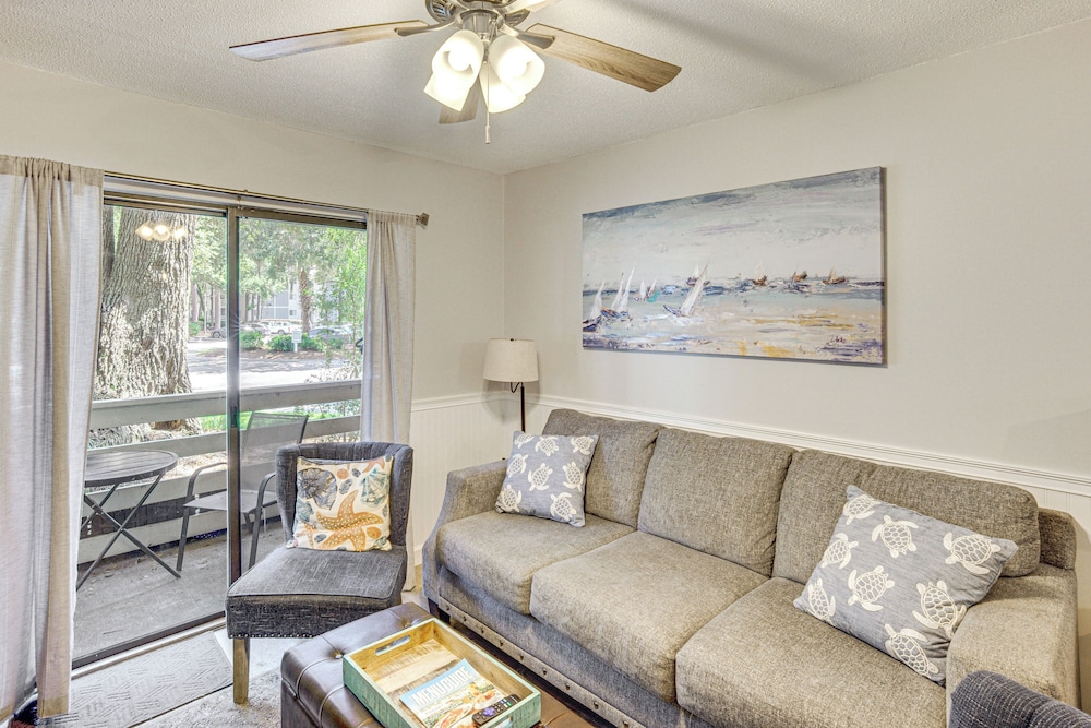 Access to Folly Field Beach & Pools: Coastal Condo