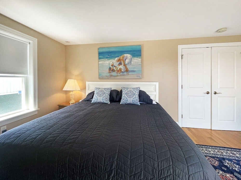 Sunnyside - Home With Ocean View 100 Yards To Moody Beach 5 Bedroom Home by RedAwning - Property Image 23