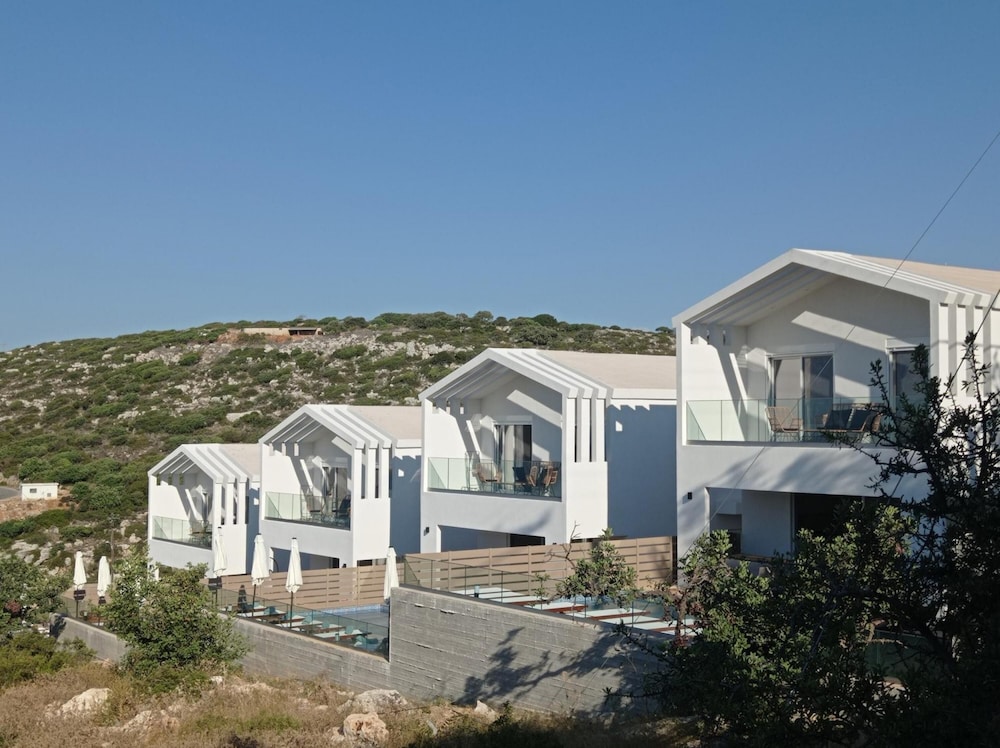 Saphire Nevelo Quality Villas