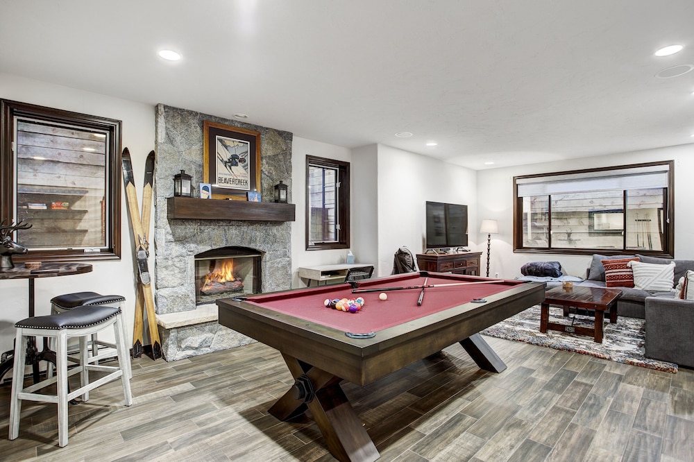 Exquisite, Private Mountain Home Retreat 4 Bedroom Home by RedAwning - Property Image 30
