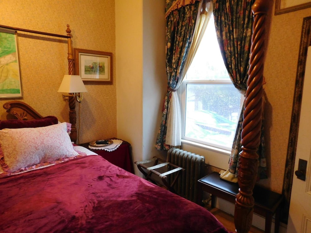 Cliff Crest Bed & Breakfast