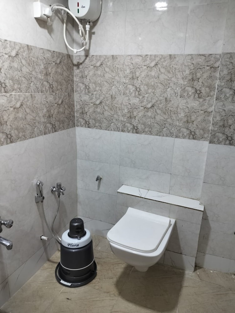 Goroomgo NR Nayan Residency Ahmedabad