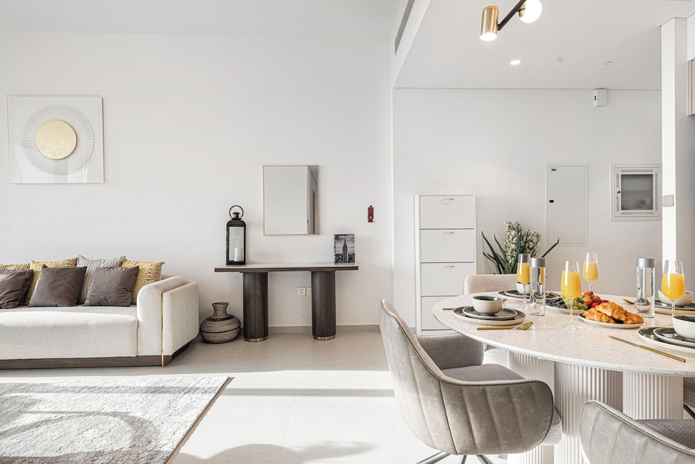 Grande Suites by Hostiva - Sea View