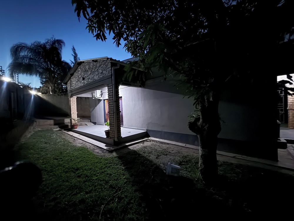 Spacious & Modern 3-bedroom Foxdale
