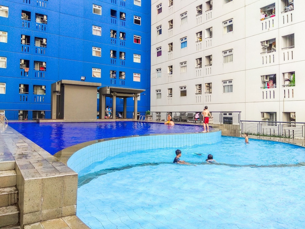 Minimalist Studio Green Pramuka Apartment view 4