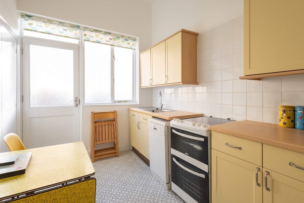 Host Stay Chatsworth Court Apartment