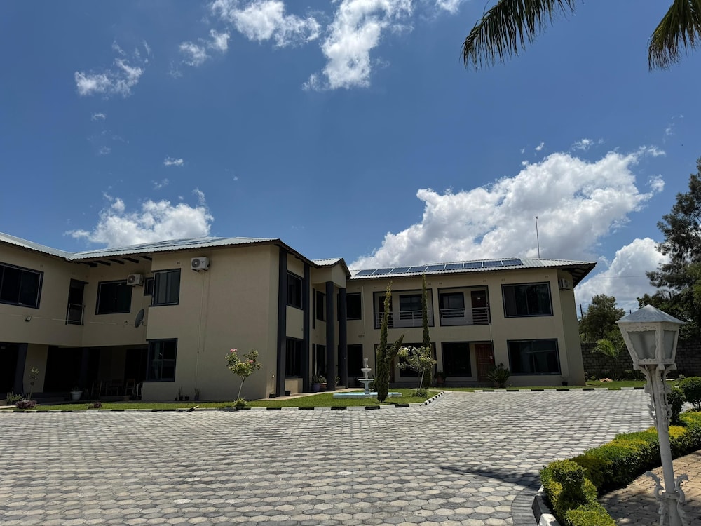 Eleganciana Lodges Ltd