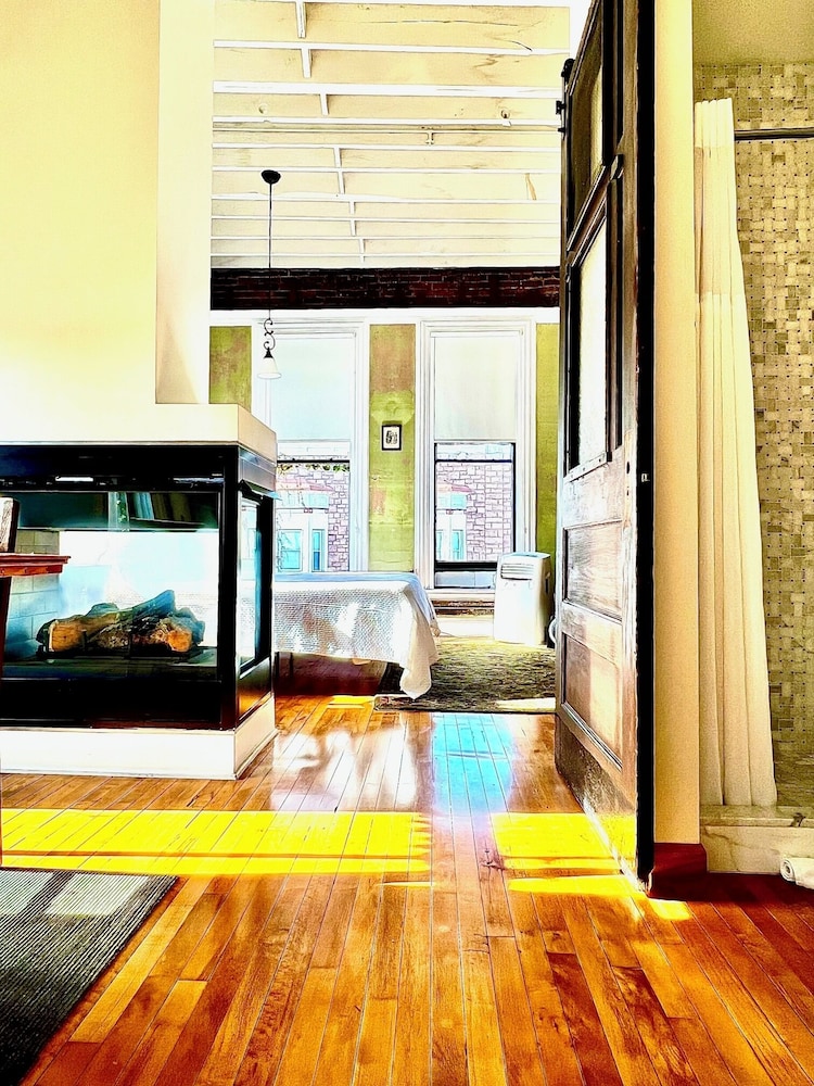Hart House Hotel