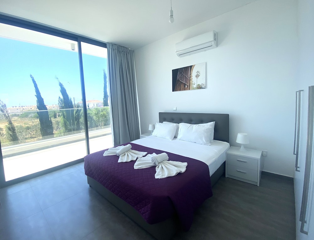 Ayia Napa Nissi Pearl Villas