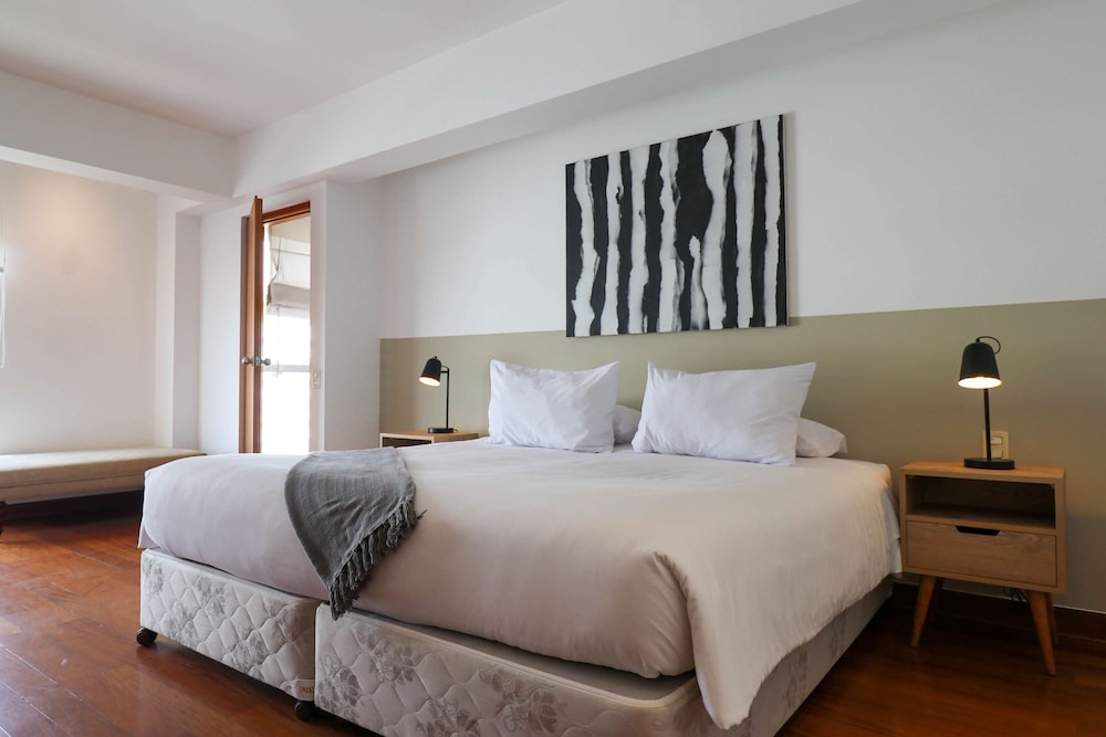 w Radiant 2BR w Modern Terrace in Miraflores