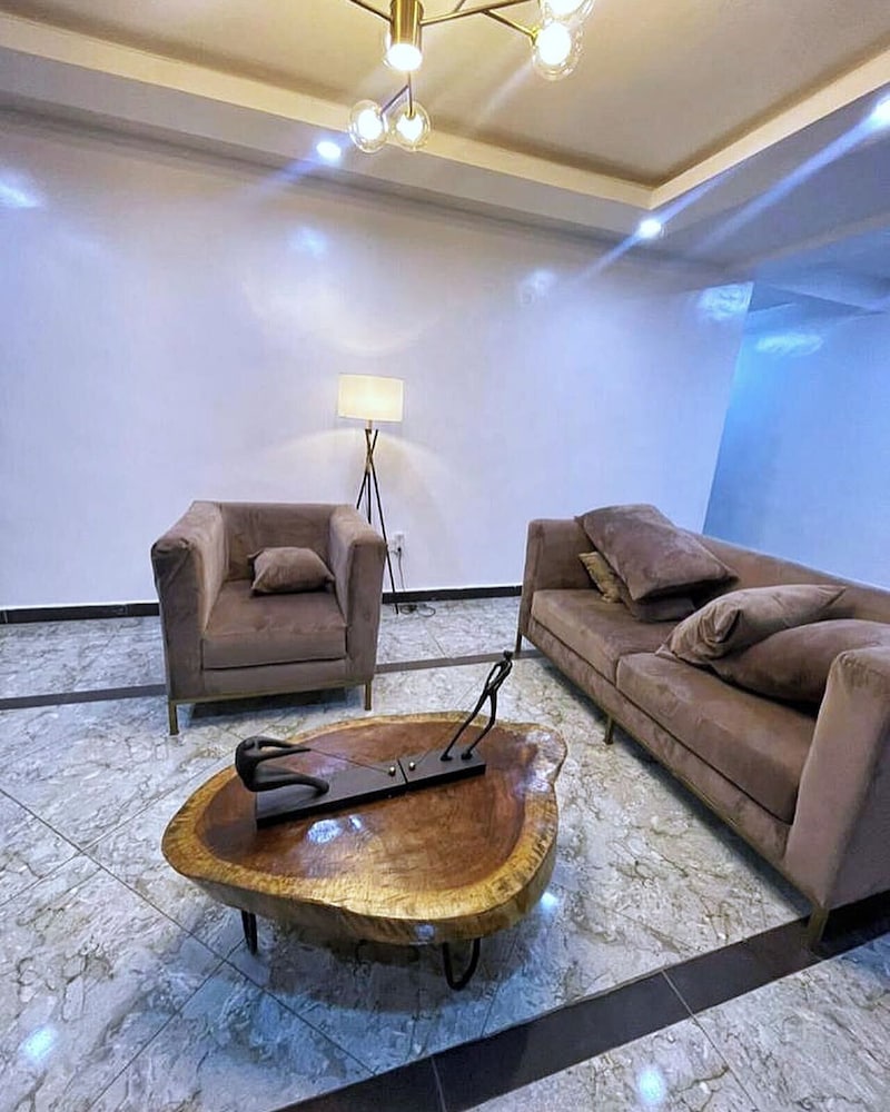 LUXE APARTMENTS