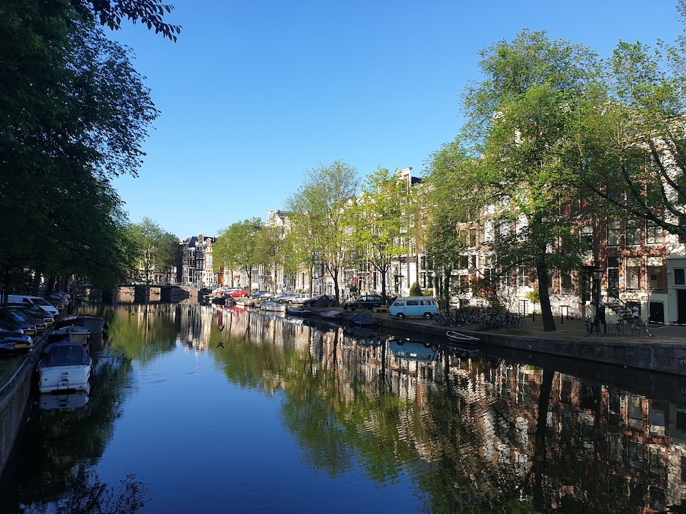 B&B Singel Suites photo 3